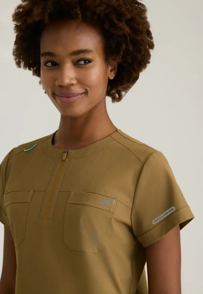 SKECHERS Trek Tuck-In Top